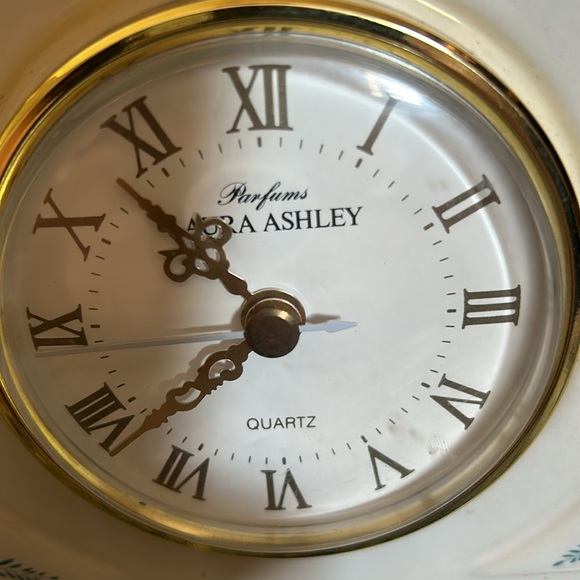 Laura Ashley Porcelain Clock - Picture 2 of 4